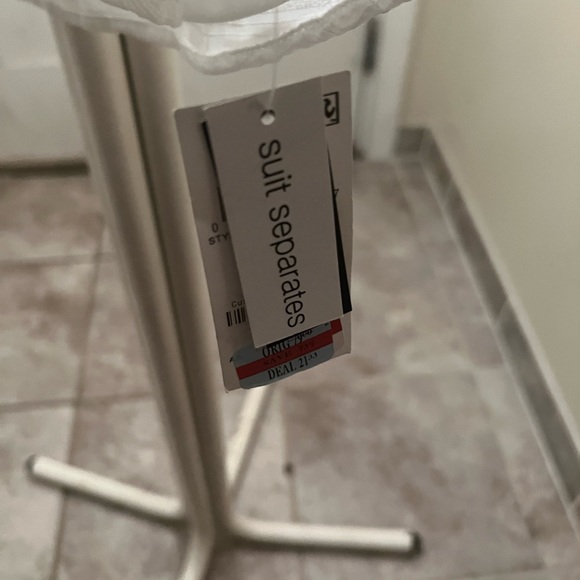 Top - Picture 2 of 3